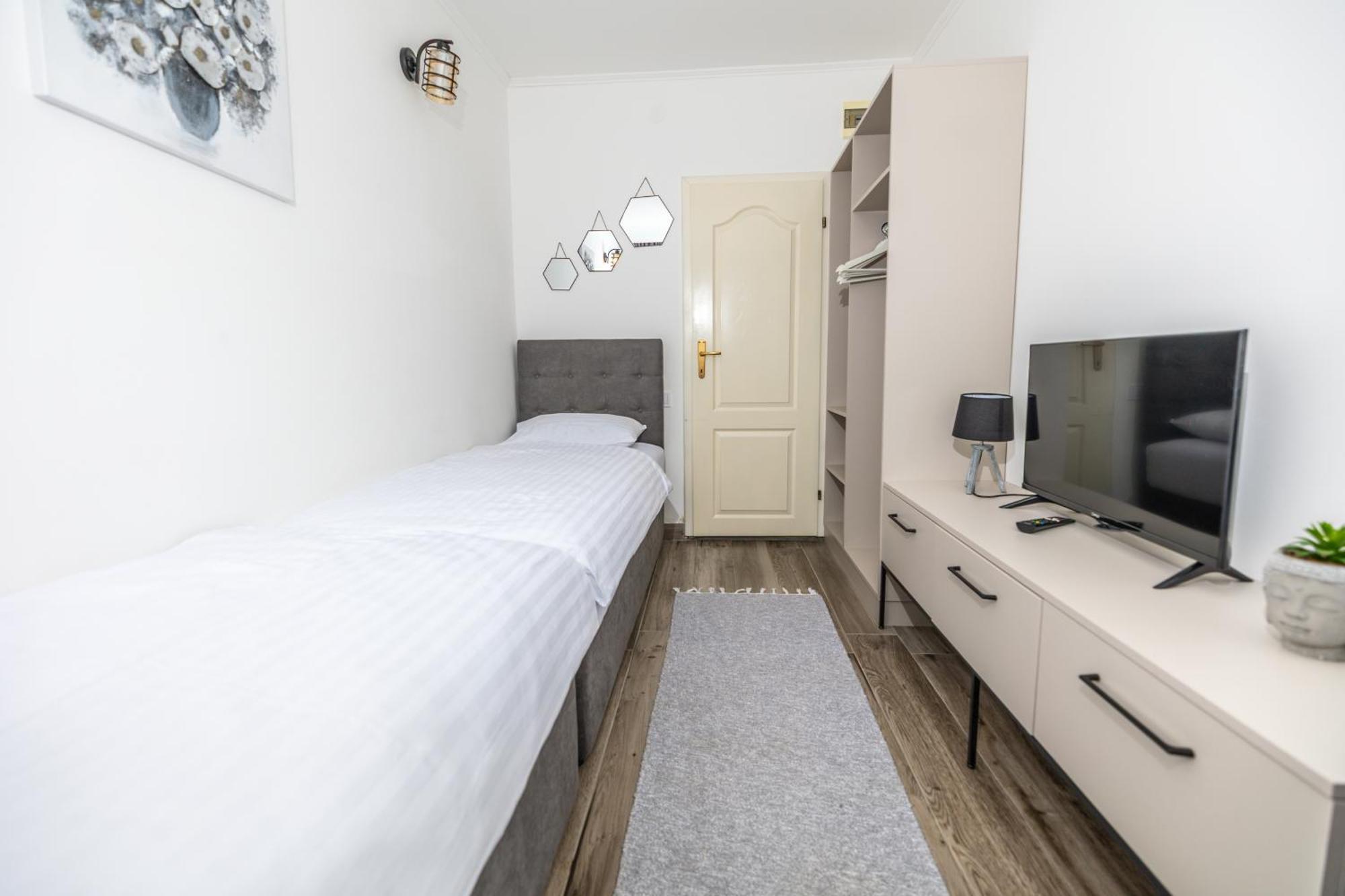 Apartments Irena Бечичи Экстерьер фото